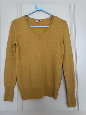 Halogen V-Neck Sweater in Mustard women